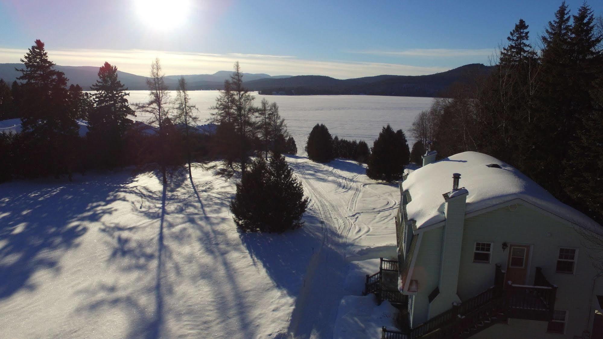 Motel Le Fleuron Saint-Donat Exterior foto