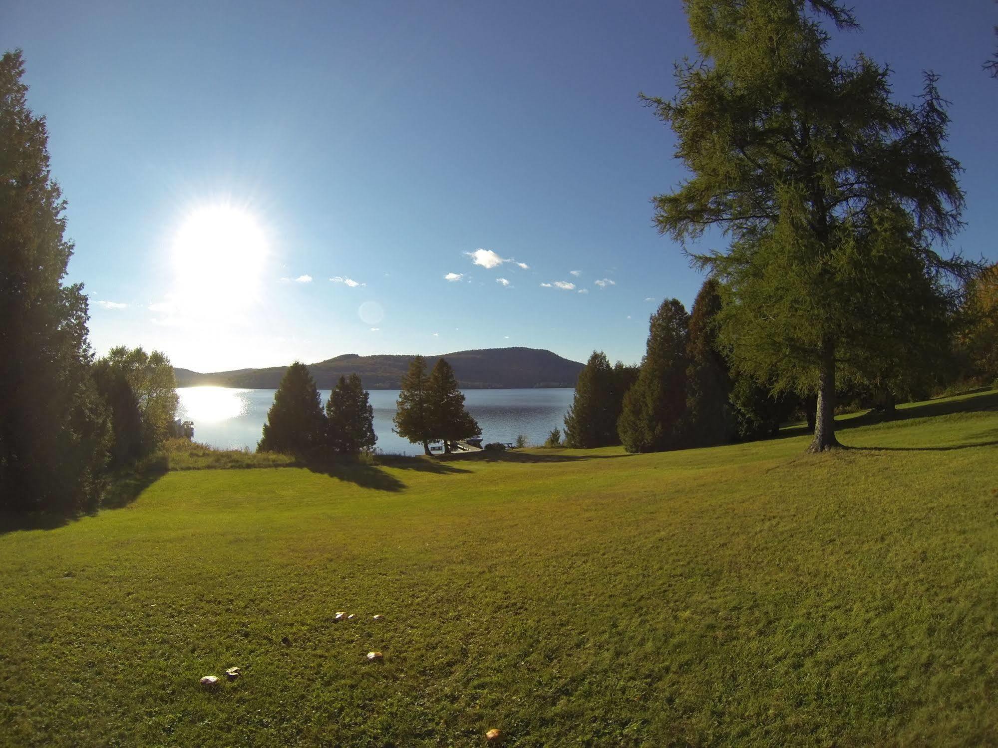 Motel Le Fleuron Saint-Donat Exterior foto