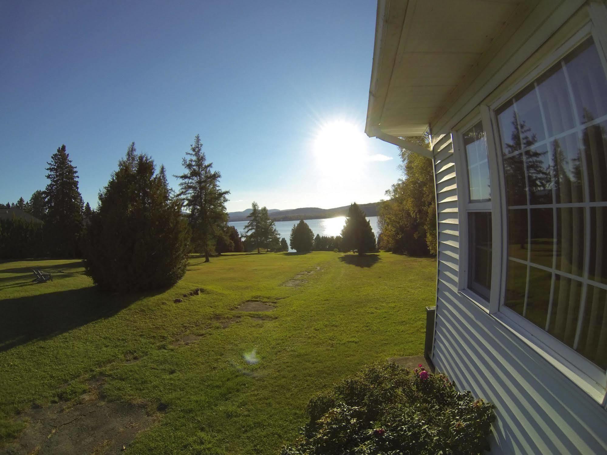 Motel Le Fleuron Saint-Donat Exterior foto