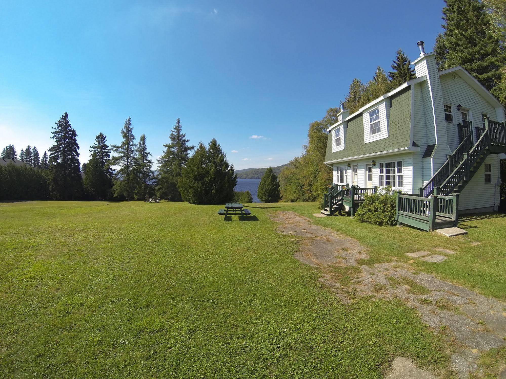 Motel Le Fleuron Saint-Donat Exterior foto